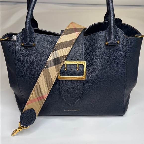 BURBERRY Blue Grained Leather Medium Buckle Tote Bag - Picture 8 of 16